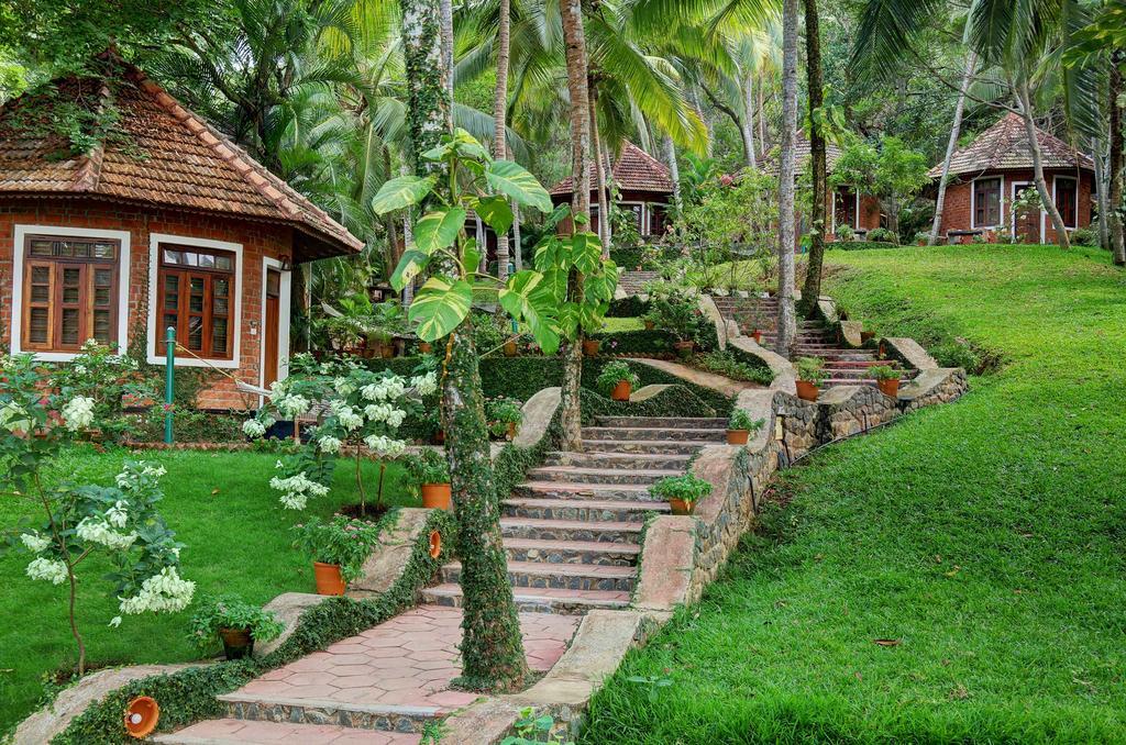 Soma Manaltheeram Ayurveda Beachvillage Kovalam Dış mekan fotoğraf