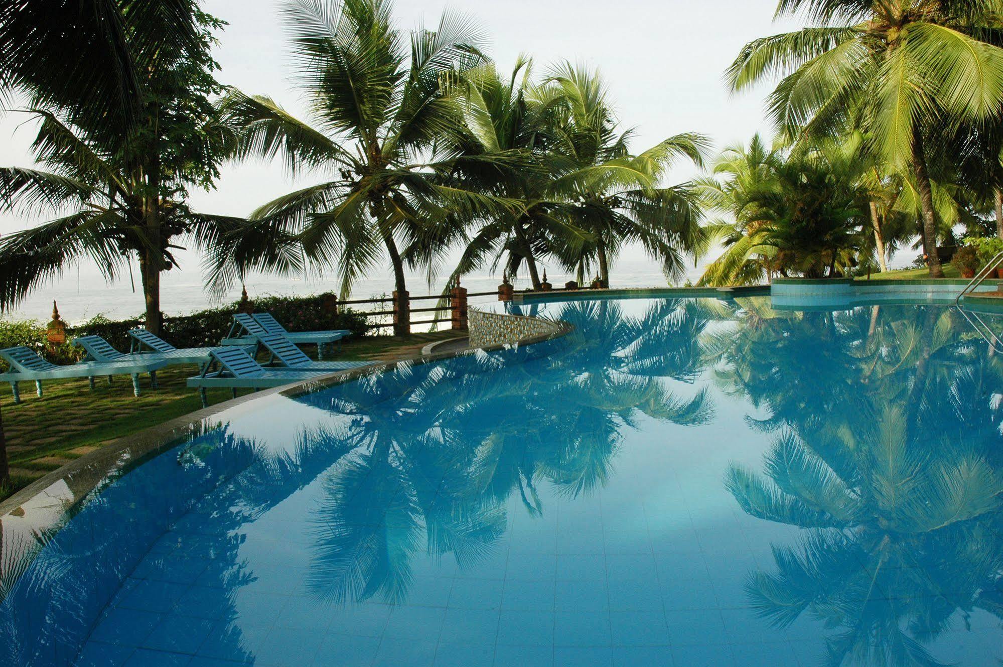 Soma Manaltheeram Ayurveda Beachvillage Kovalam Dış mekan fotoğraf